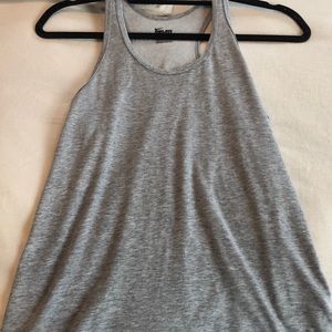 nike workout tank top